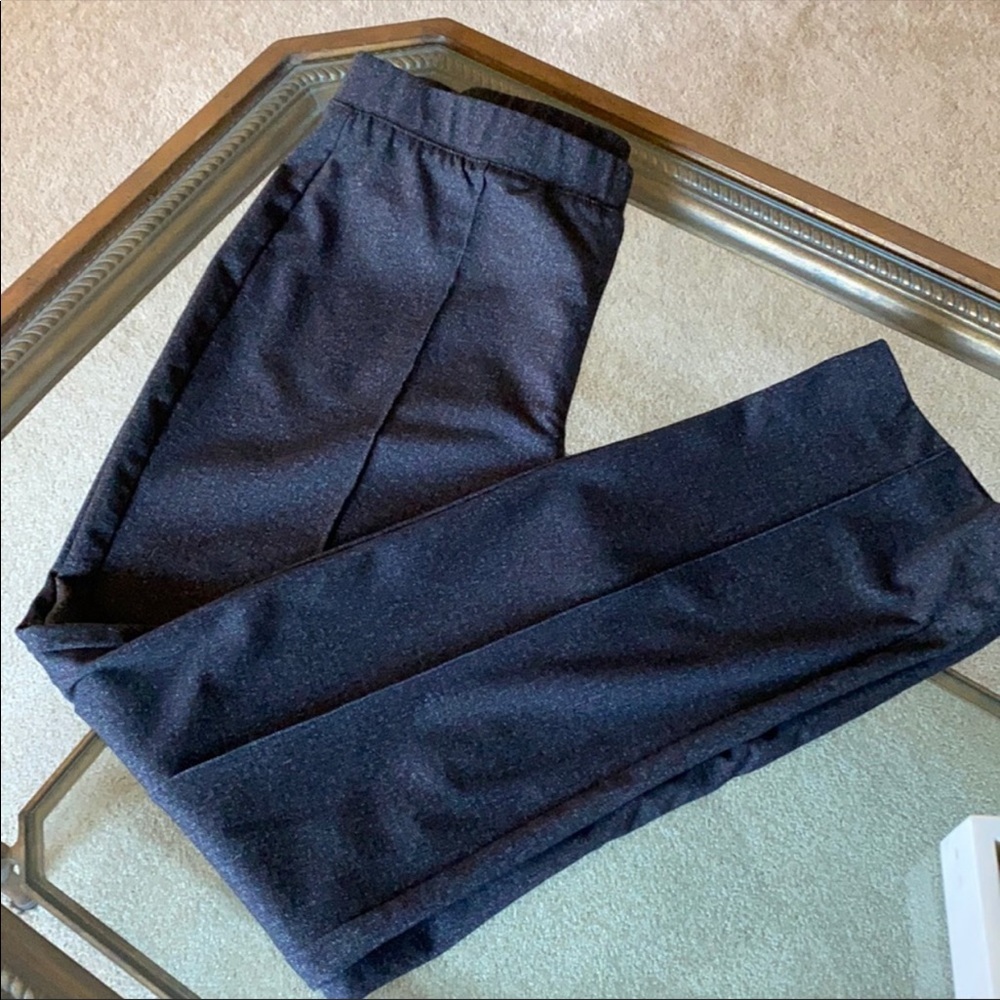 NWOT Chico’s size 1 dark gray pull on pants